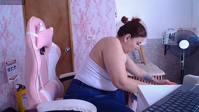 Snapshot of LucyanaSilva chatting on 05.23.26 LucyanaSilva online show from 05.23.26