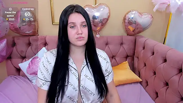 Snapshot of Kassandra__grey chatting on 02.13.25 Kassandra grey online show from 02.13.25