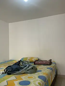 miss--flora online show from 02.17.25