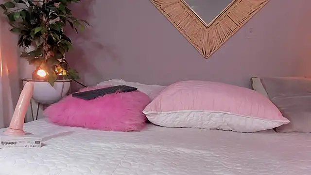 bella arias online show from 12.18.24