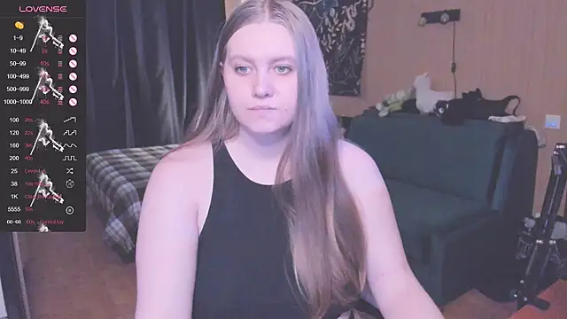 Alice Dreamgirl  online show from 10.17.25