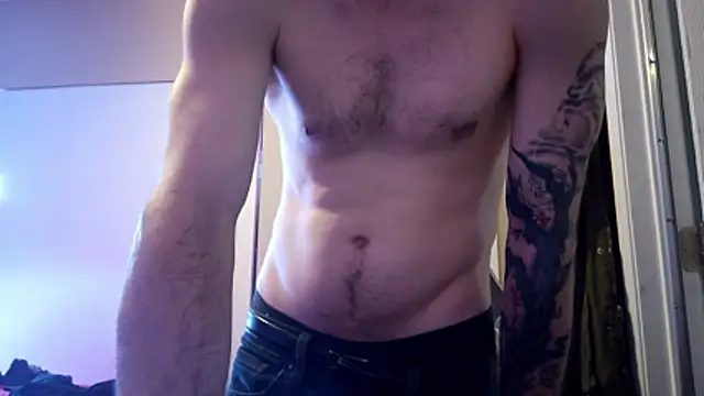 Snapshot of Huntzg23 chatting on 03.11.26 Huntzg23 online show from 03.11.26