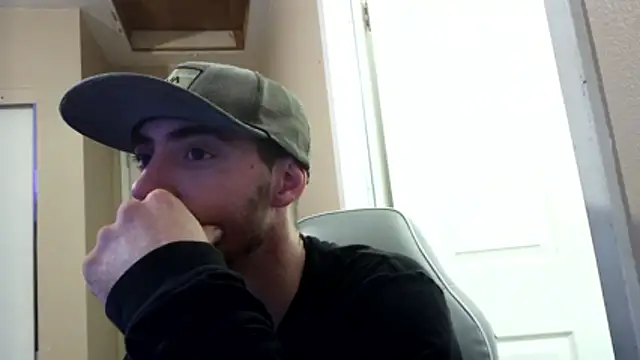 Snapshot of Huntzg23 chatting on 03.16.26 Huntzg23 online show from 03.16.26