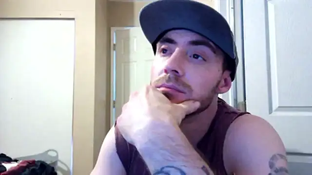 Snapshot of Huntzg23 chatting on 03.18.26 Huntzg23 online show from 03.18.26