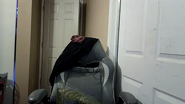 Snapshot of Huntzg23 chatting on 03.21.26 Huntzg23 online show from 03.21.26