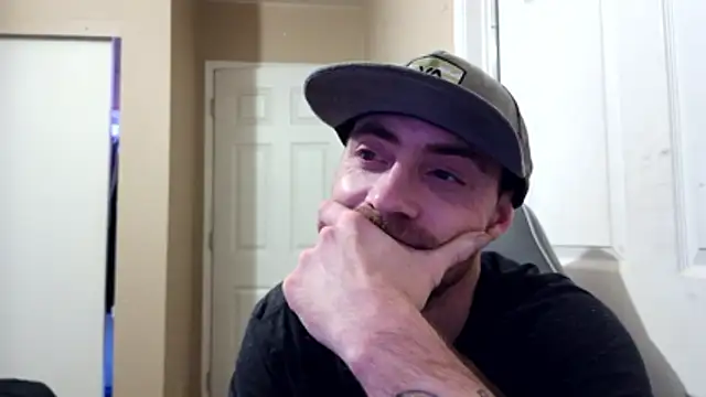 Snapshot of Huntzg23 chatting on 03.24.26 Huntzg23 online show from 03.24.26