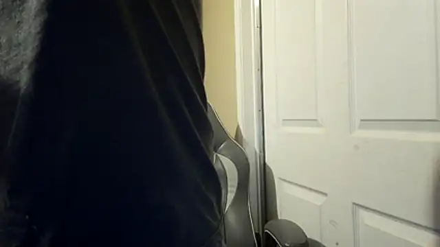 Snapshot of Huntzg23 chatting on 04.03.26 Huntzg23 online show from 04.03.26