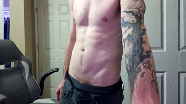 Snapshot of Huntzg23 chatting on 04.06.26 Huntzg23 online show from 04.06.26