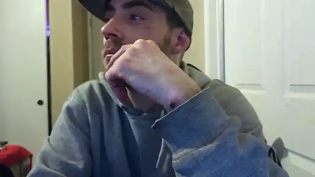 Snapshot of Huntzg23 chatting on 04.13.26 Huntzg23 online show from 04.13.26