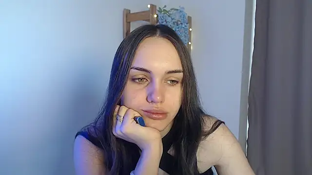 IrinaShayk18 online show from 01.03.25