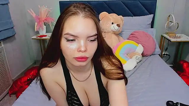 Curvy Dynamite  online show from 04.21.26