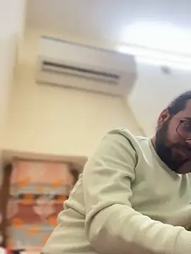 Arsh Loves Luv online show from 12.29.24