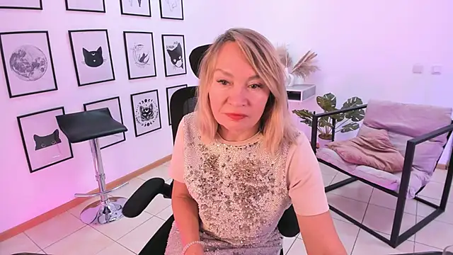 RosalindaFortuna online show from 12.23.24