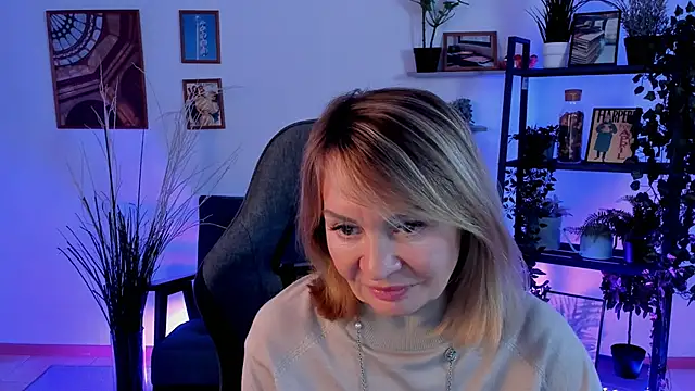 RosalindaFortuna online show from 01.05.25