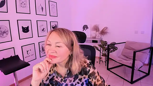 RosalindaFortuna online show from 01.13.25