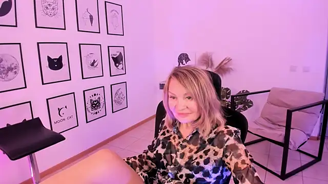 RosalindaFortuna online show from 01.13.25