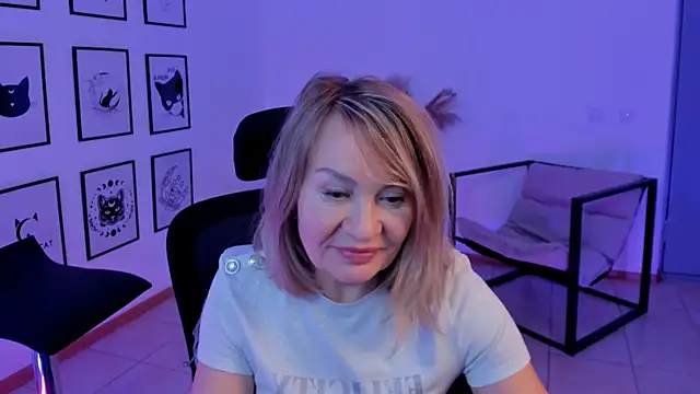 RosalindaFortuna online show from 01.23.25