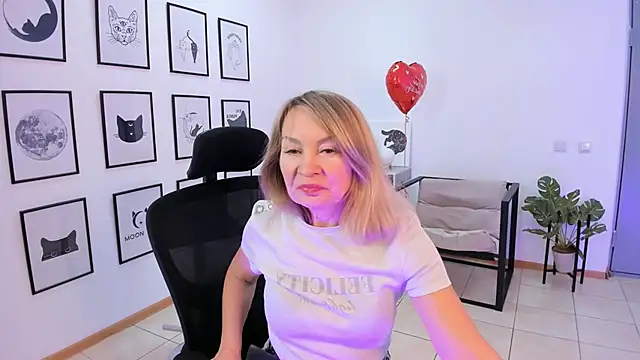 RosalindaFortuna online show from 02.18.25