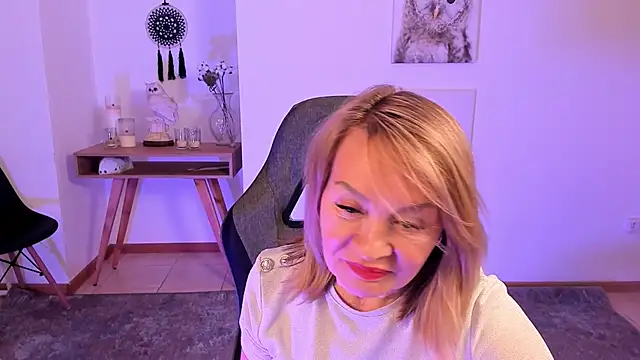 RosalindaFortuna online show from 02.25.25