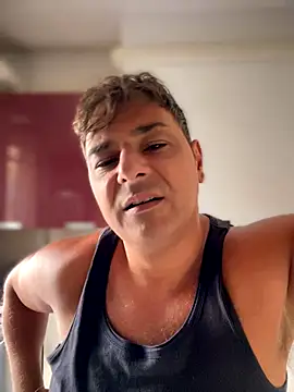 SecretlyDD online show from 09.12.25