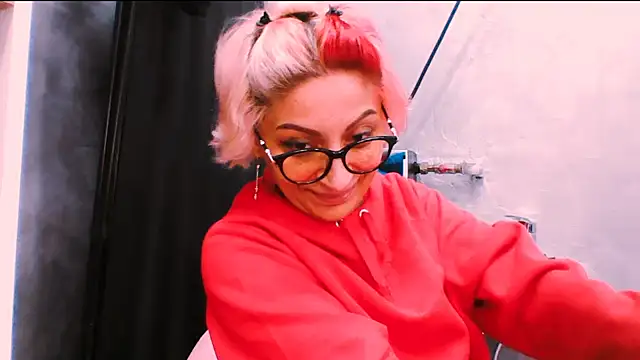 Snapshot of Lucky_Deniz chatting on 11.25.25 Lucky Deniz online show from 11.25.25