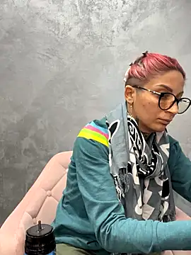 Snapshot of Lucky_Deniz chatting on 12.05.25 Lucky Deniz online show from 12.05.25