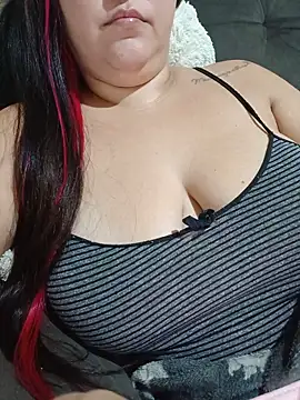 Paolaa hoot online show from 05.17.26