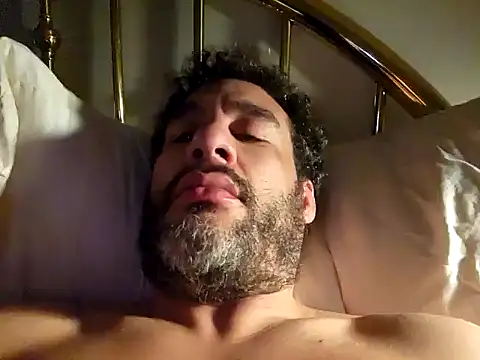 Snapshot of PNPdad6969 chatting on 01.14.25 PNPdad6969 online show from 01.14.25