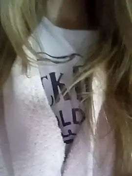 Snapshot of KattyLuuu chatting on 03.29.26 KattyLuuu online show from 03.29.26