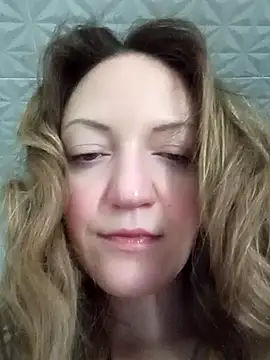 Snapshot of KattyLuuu chatting on 04.02.26 KattyLuuu online show from 04.02.26