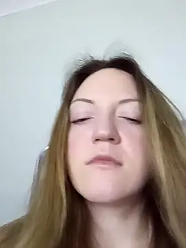 Snapshot of KattyLuuu chatting on 04.15.26 KattyLuuu online show from 04.15.26