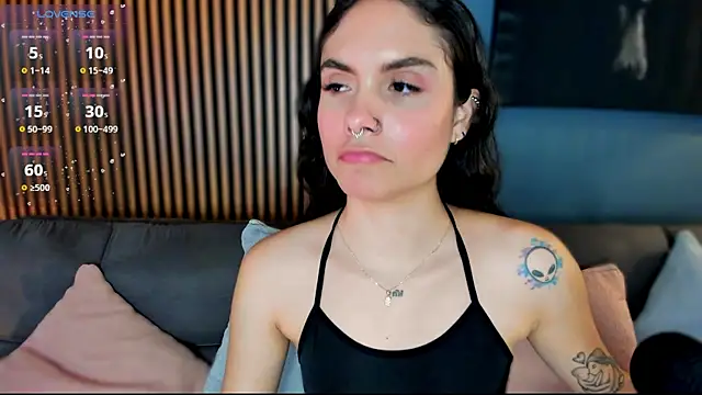 Snapshot of Gaby_Ferrer chatting on 11.20.25 Gaby Ferrer online show from 11.20.25