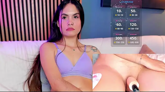 Snapshot of Gaby_Ferrer chatting on 11.25.25 Gaby Ferrer online show from 11.25.25