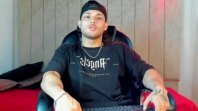 Snapshot of jeicob_gagnon chatting on 09.30.25 jeicob gagnon online show from 09.30.25