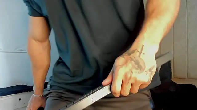 Snapshot of jeicob_gagnon chatting on 10.10.25 jeicob gagnon online show from 10.10.25