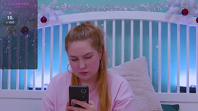 Snapshot of Ellie_Wellie chatting on 01.04.25 Ellie Wellie online show from 01.04.25