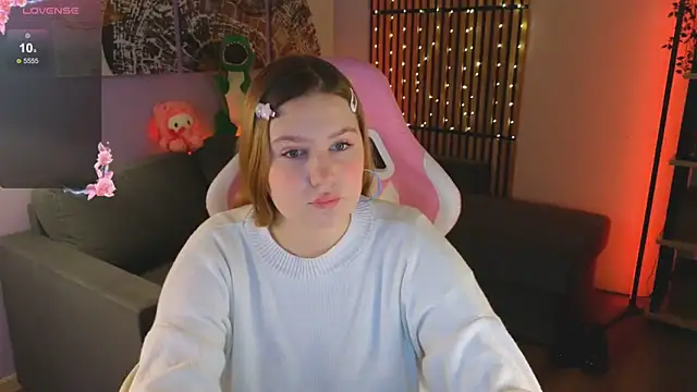 Snapshot of Ellie_Wellie chatting on 02.28.25 Ellie Wellie online show from 02.28.25