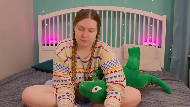 Snapshot of Ellie_Wellie chatting on 11.17.25 Ellie Wellie online show from 11.17.25