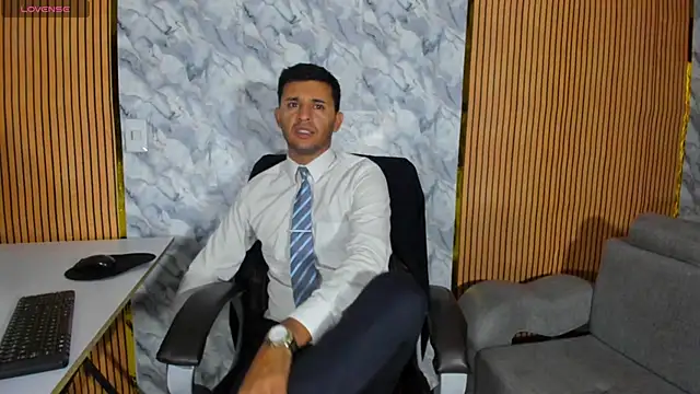 Hideintheoffice online show from 09.12.25