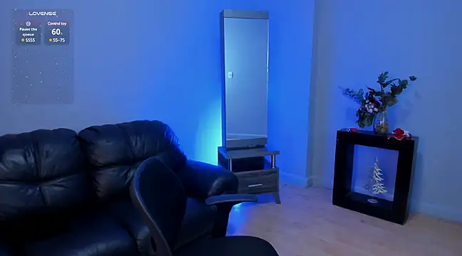 Snapshot of Camillesanto chatting on 12.30.24 Camillesanto online show from 12.30.24