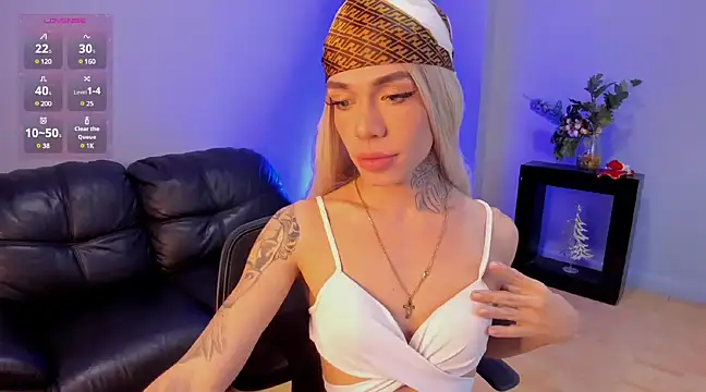 Snapshot of Camillesanto chatting on 01.02.25 Camillesanto online show from 01.02.25