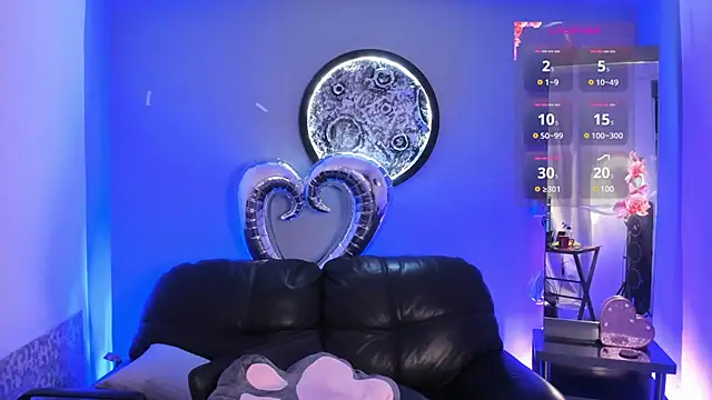 Snapshot of Camillesanto chatting on 02.13.25 Camillesanto online show from 02.13.25