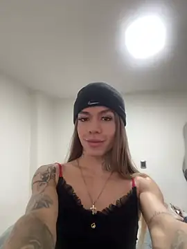 Snapshot of Camillesanto chatting on 03.13.25 Camillesanto online show from 03.13.25