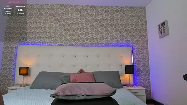 Snapshot of Camillesanto chatting on 01.08.26 Camillesanto online show from 01.08.26