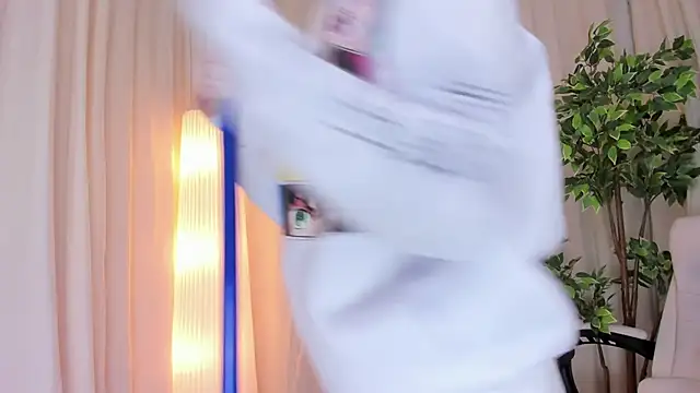 Maddy bennet online show from 02.17.25