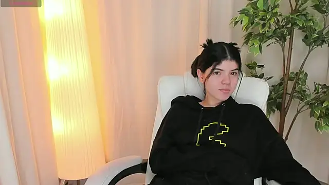 Maddy bennet online show from 03.07.25