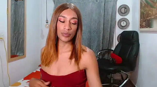 Snapshot of Dannacamilsaenz chatting on 01.10.25 Dannacamilsaenz online show from 01.10.25