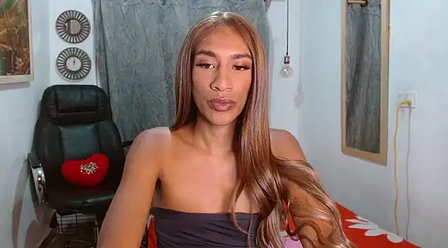 Snapshot of Dannacamilsaenz chatting on 01.29.25 Dannacamilsaenz online show from 01.29.25