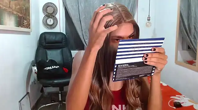 Snapshot of Dannacamilsaenz chatting on 03.04.25 Dannacamilsaenz online show from 03.04.25