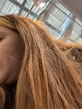 Snapshot of MayaMystic chatting on 01.03.25 MayaMystic online show from 01.03.25